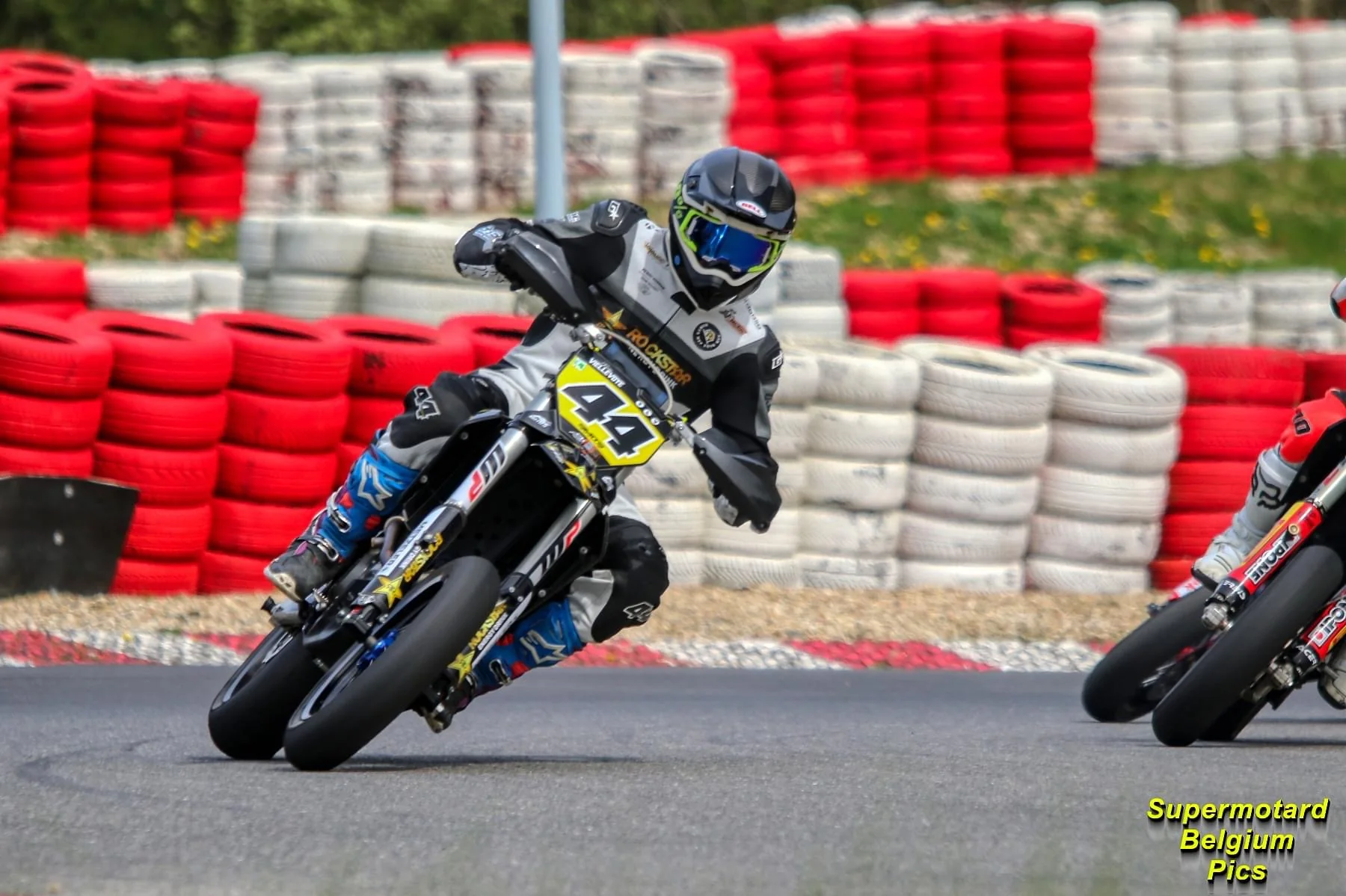 Pilote DLG en Supermoto